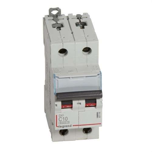 Magnetotermisk DX3 2P 10A Kurve C 6/10kA med reference 407798 fra mærket LEGRAND