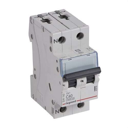 TX3 Automatsikring P+N 40A Kurve C Kurve C 6kA med reference 403590 fra mærket LEGRAND