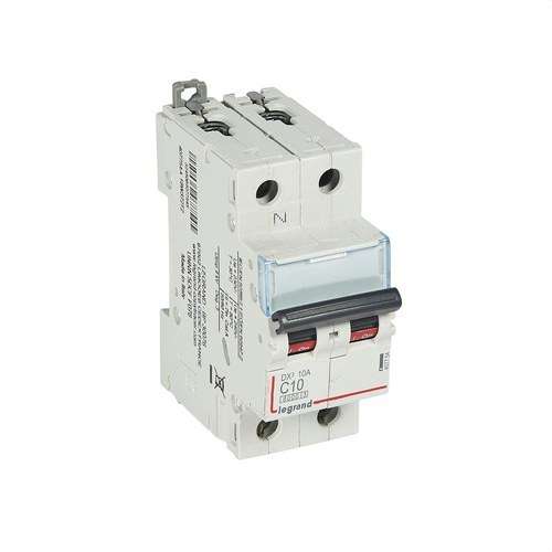Magnetotermisk DX3 1P+N 10A Kurve C 6/10kA med reference 407754 fra mærket LEGRAND