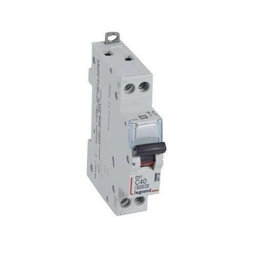 Magnetotermisk DX3 1P+N 40A Kurve C 6/10kA med reference 407732 fra mærket LEGRAND