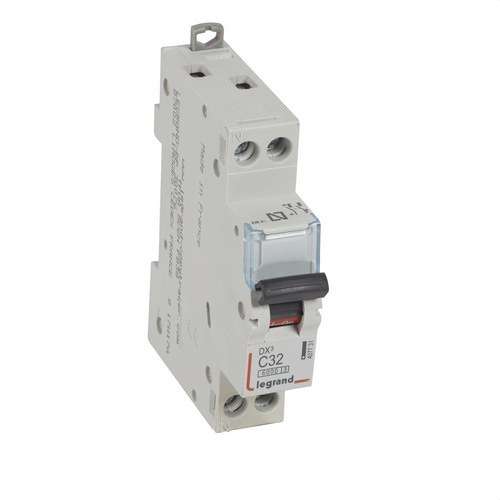 Magnetotermisk DX3 1P+N 32A Kurve C 6/10kA med reference 407731 fra mærket LEGRAND
