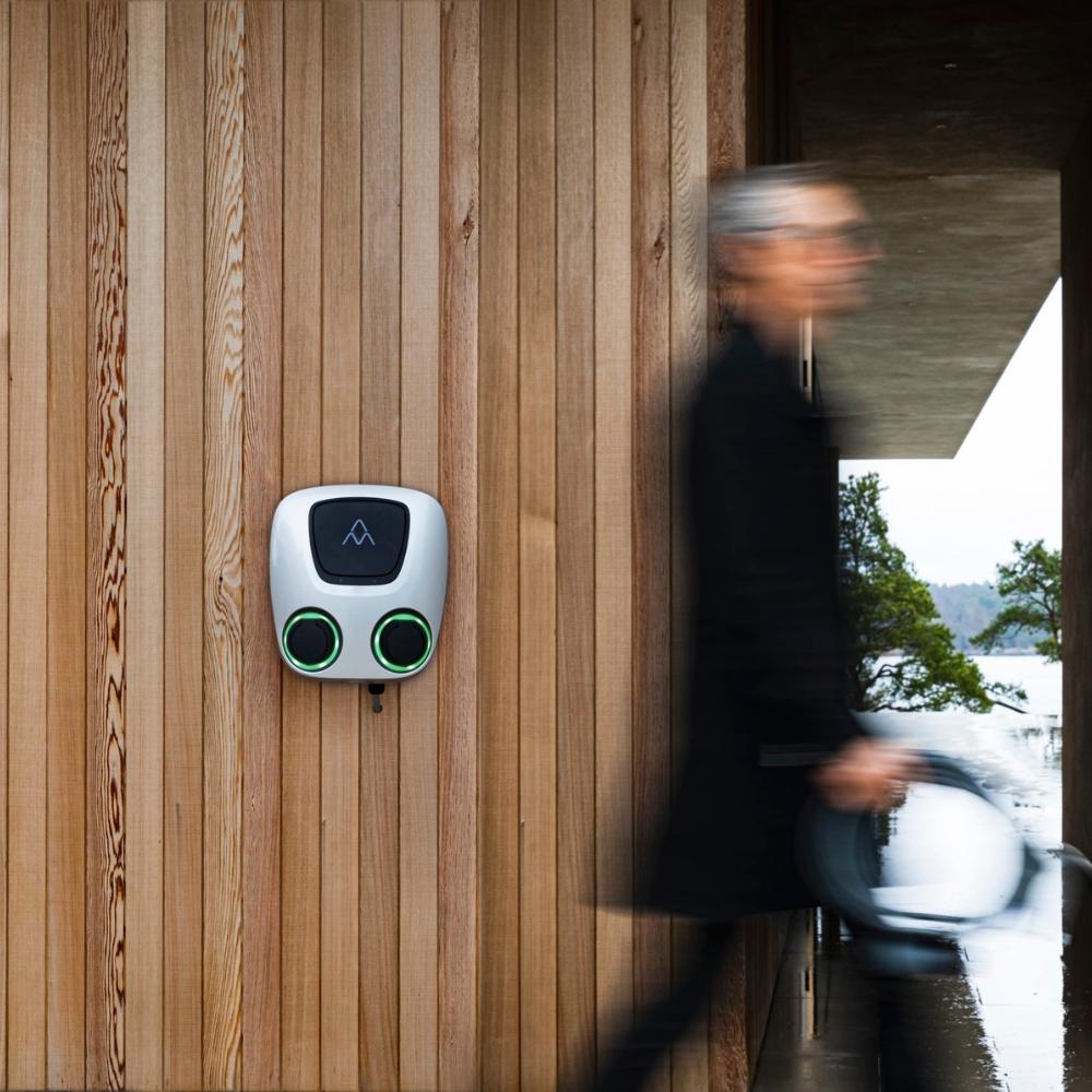Dobbelt elbiloplader med wifi 2 x 22 kW Charge Amps Aura Twin Socket med reference 130909 fra mærket CHARGE AMPS