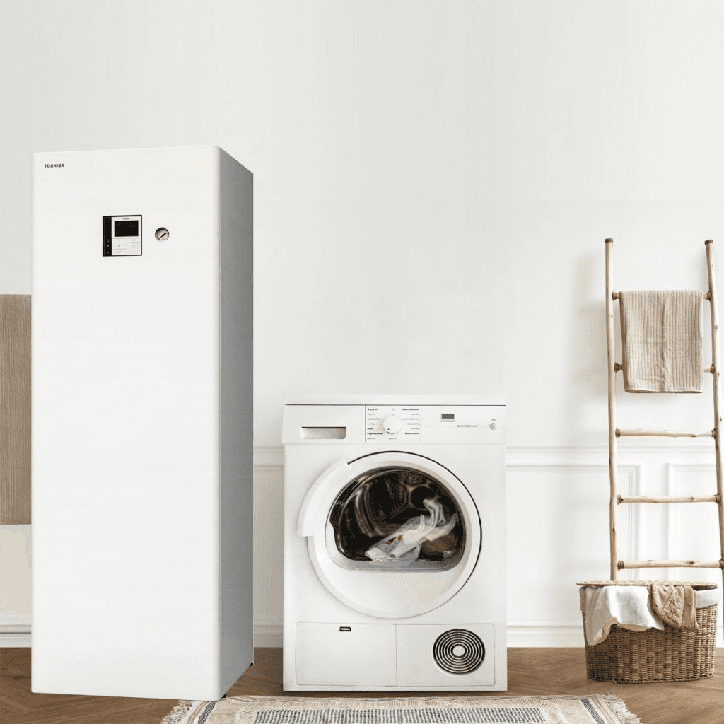 Toshiba Estía All-In-One Alfa Y 65 8 kW 210 liter luft-til-vand varmepumpe sæt - Trefaset med reference ESTIAALLINONEALFAY65 fra mærket TOSHIBA