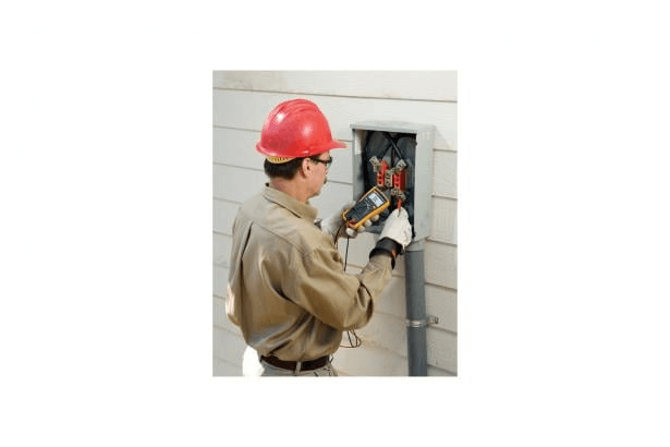 Fluke 113 Digital Multimeter med reference 3088053 fra mærket FLUKE