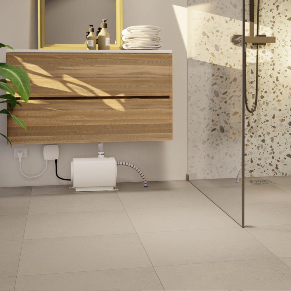 Sugende vandpumpe med afløb til bruser SFA Sanifloor+ 1 med reference HIFLOOR1 fra mærket SFA SANITRIT