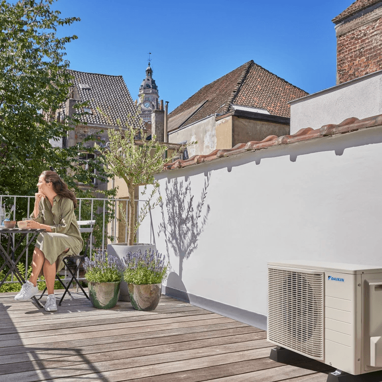 Klimaanlæg 3x1 med wifi Daikin Perfera 2,5 kW 9000 BTU med reference KITDAIPER3MXM52A252525 fra mærket DAIKIN